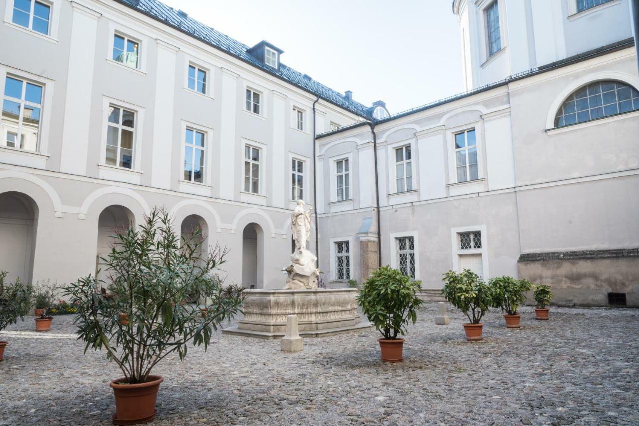 Gastehaus Im Priesterseminar Salzburg Exterior photo